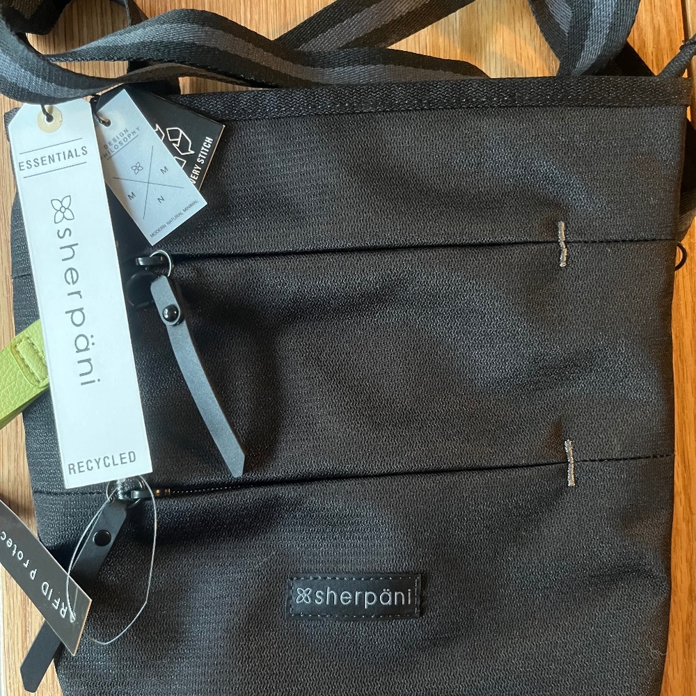 Sherpani crossbody bag